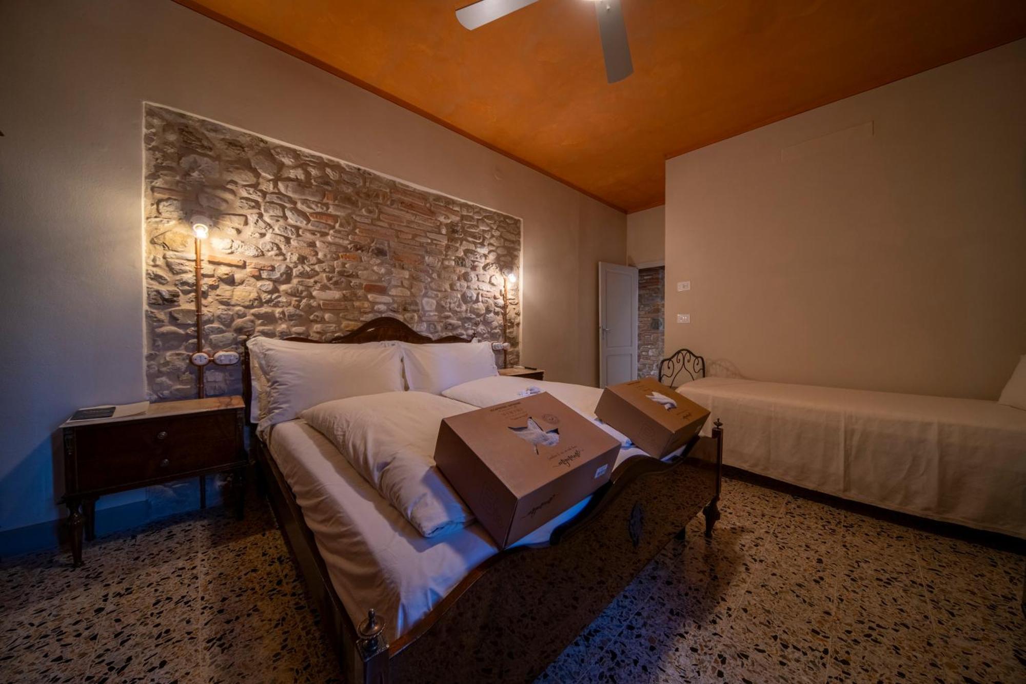 אניירי Agriturismo Podere Tovari מראה חיצוני תמונה