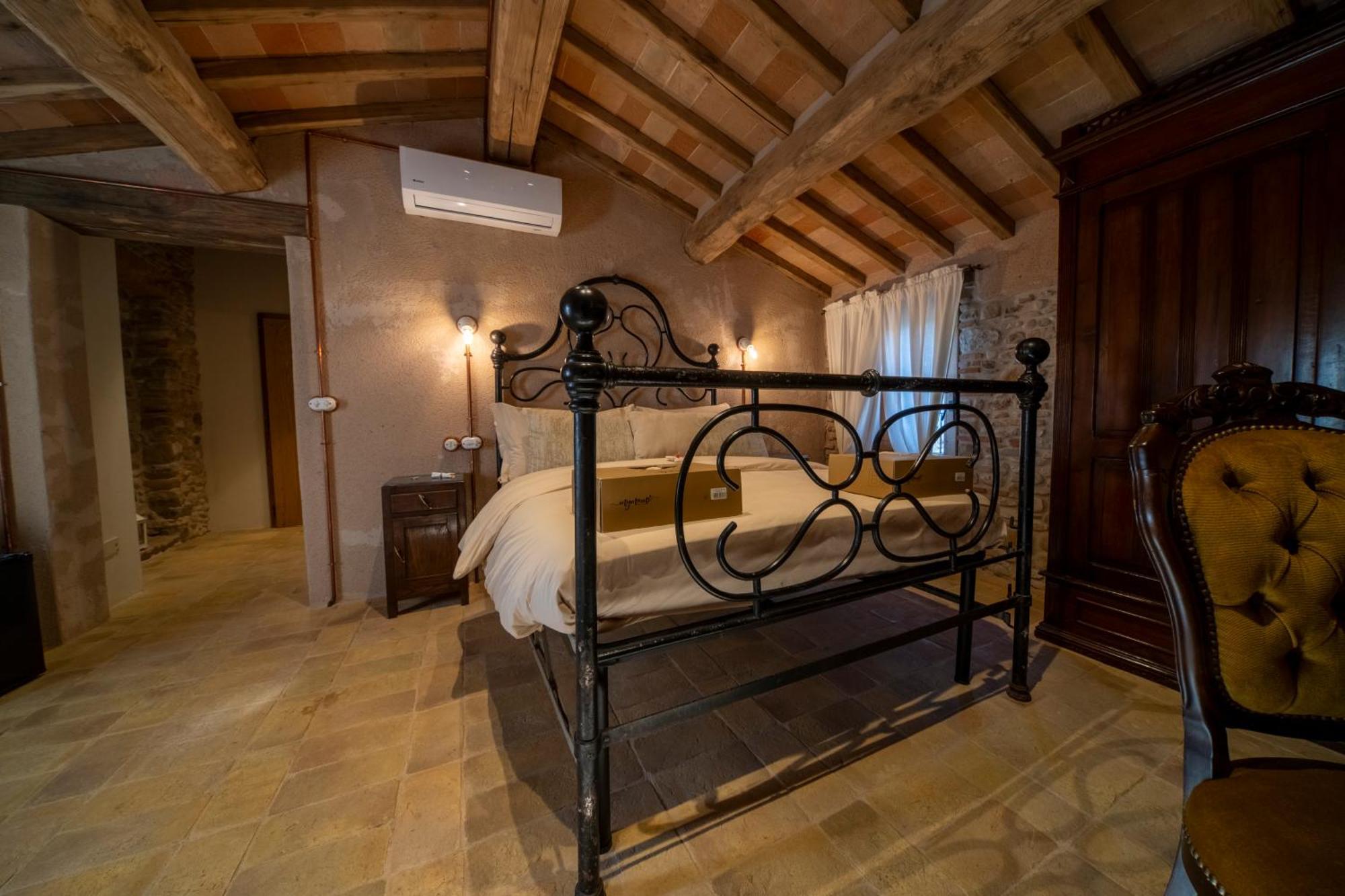 אניירי Agriturismo Podere Tovari מראה חיצוני תמונה