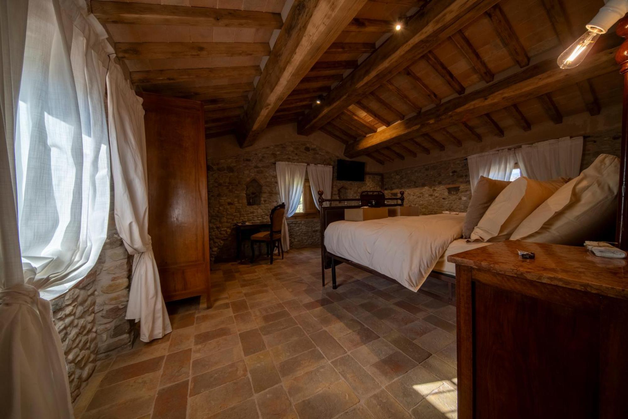 אניירי Agriturismo Podere Tovari מראה חיצוני תמונה