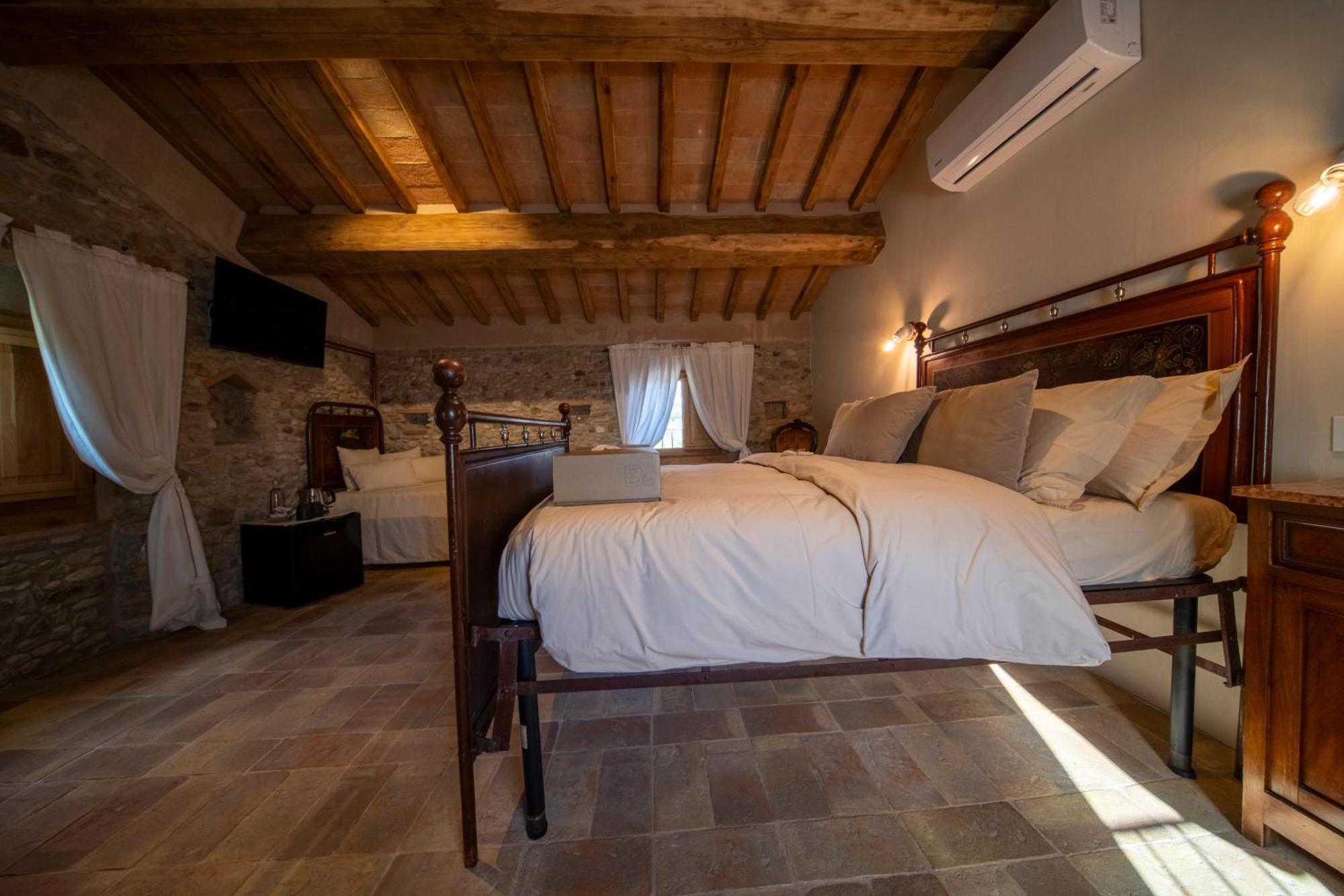 אניירי Agriturismo Podere Tovari מראה חיצוני תמונה